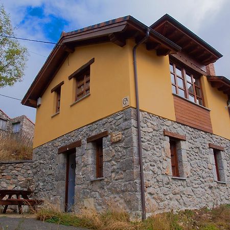 Casa Rural La Cabana Del Valleyu Sotres Bagian luar foto