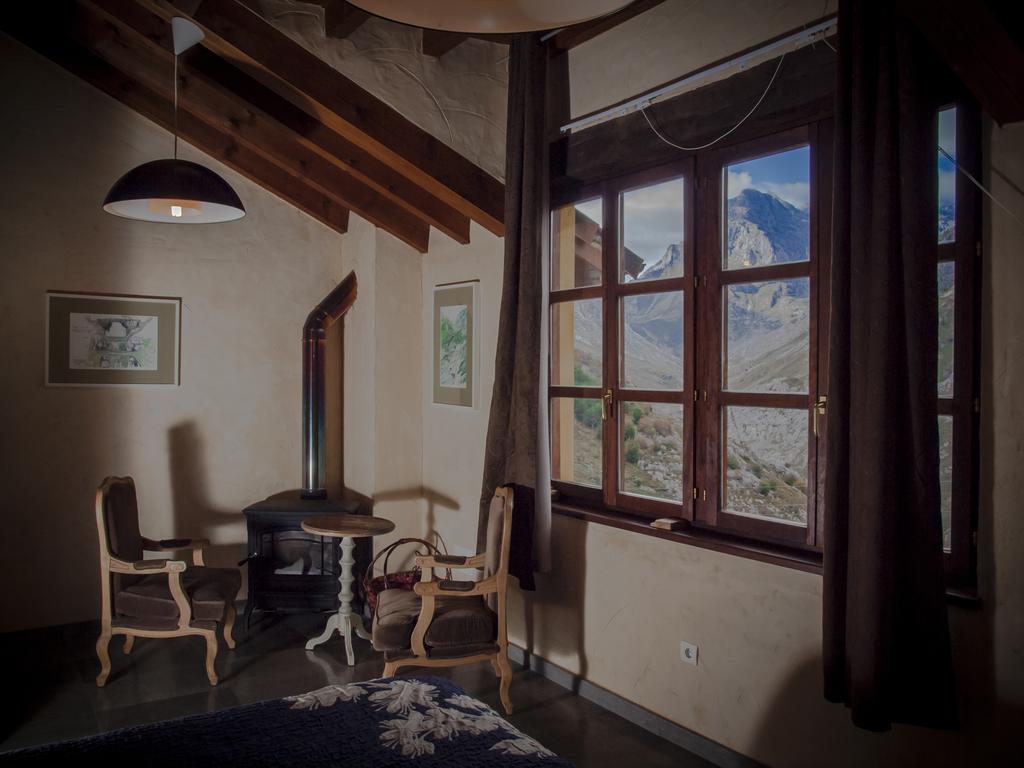 Casa Rural La Cabana Del Valleyu Sotres Ruang foto